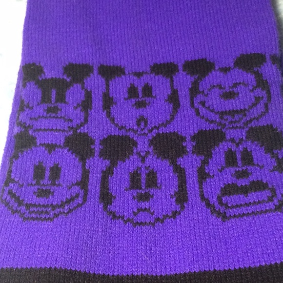 Disney’s Mickey Mouse Knitted Scarf and Glove Set - Vintage - Picture 2 of 4
